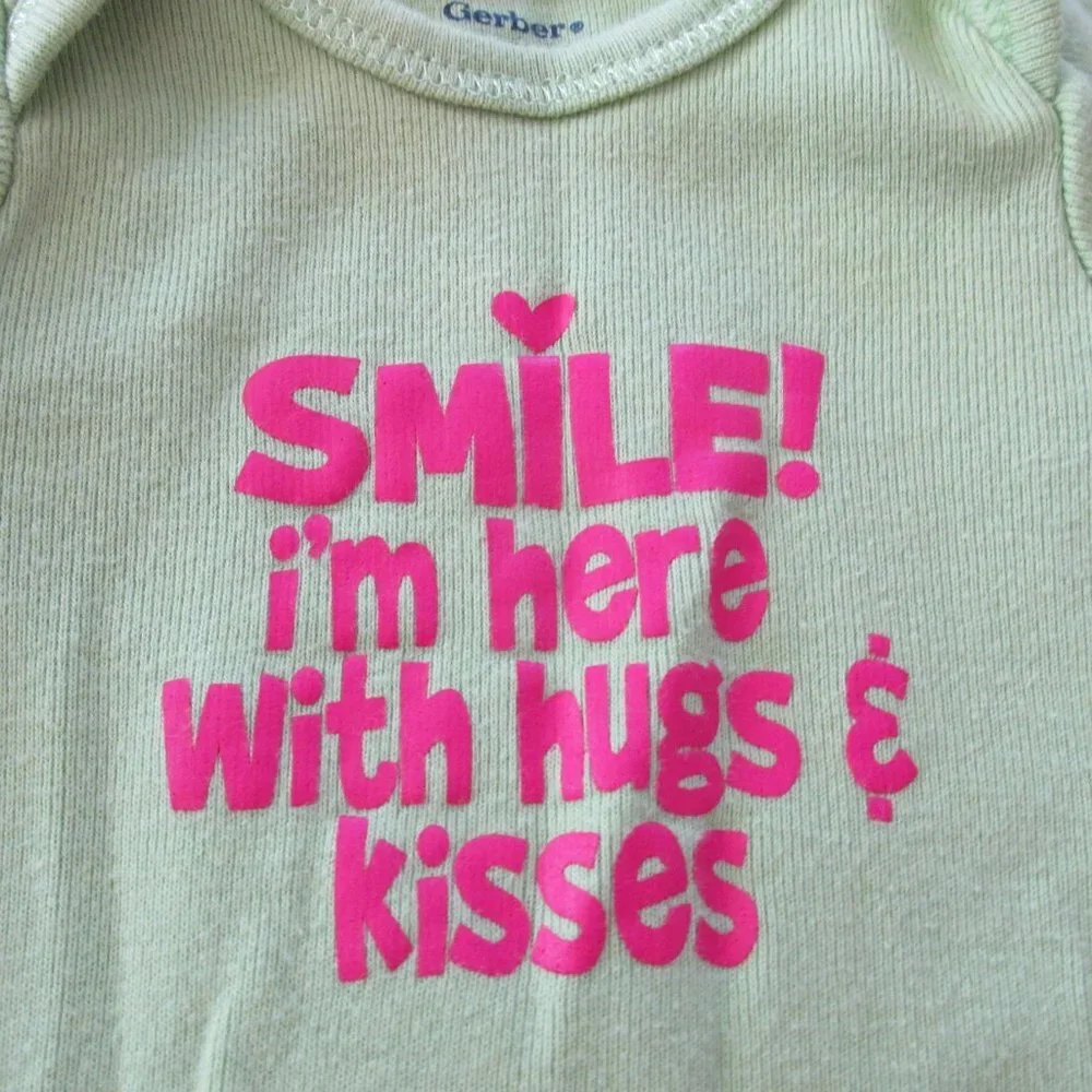 Gerber 1 Pc Bodysuit Infant Girls Size 0-3M Green Short Sleeve Smile Hugs Kisses